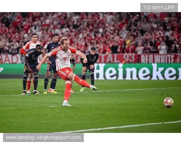 拜仁逼抢压出大空间